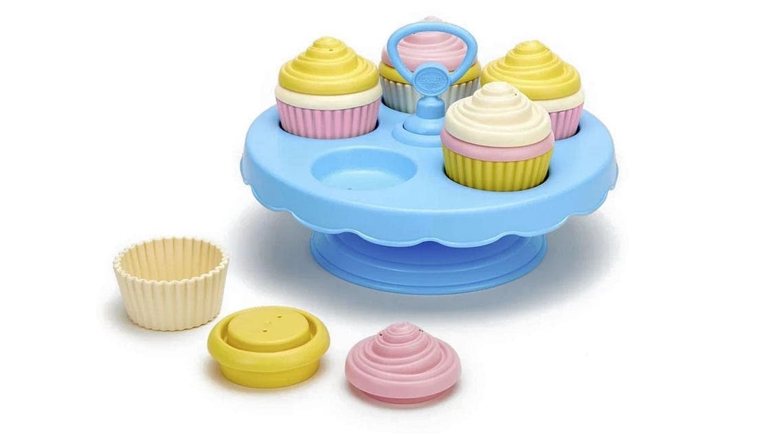 play kitchen cupcakes