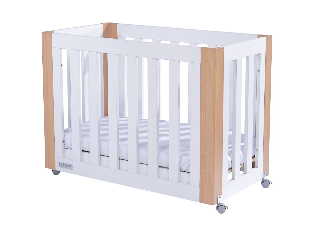 tasman essentials bassinet