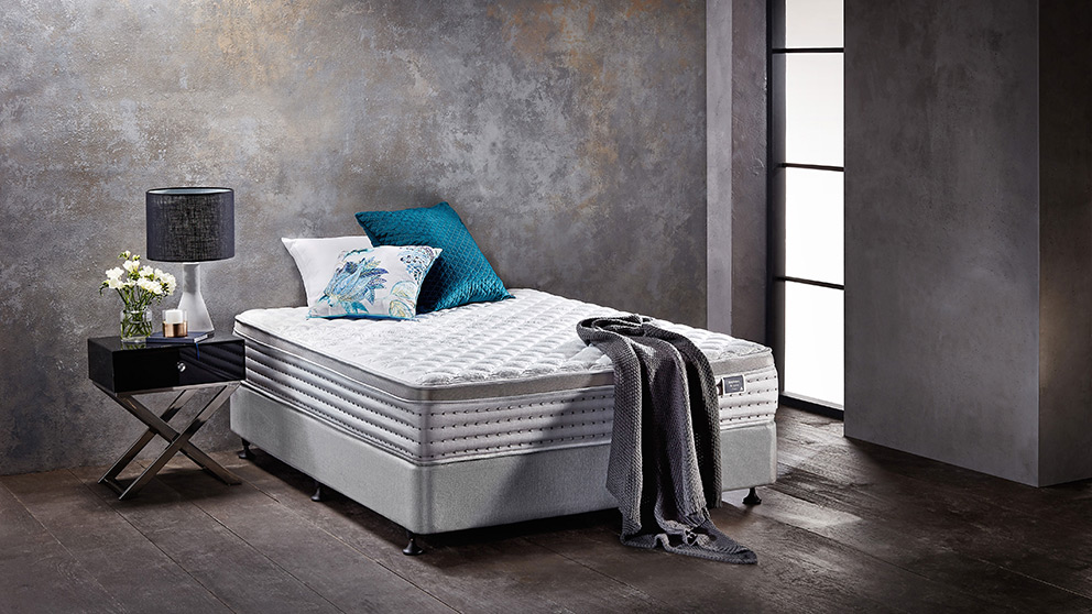 SleepMaker Mattresses & Bed Ensembles King, Queen & More Harvey