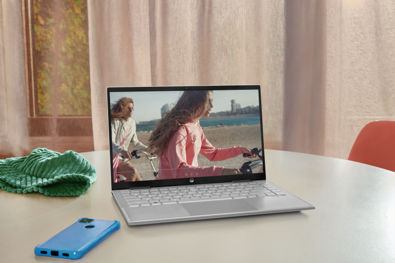 HP Pavilion x360 14-inch i7-1165G7/8GB/512GB SSD 2-in-1 Device - Natural Silver 3 A Fresh Perspective