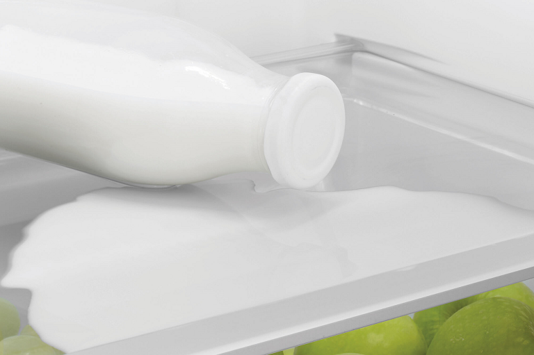 The 519L fridge's specially designed shelves help contain spills