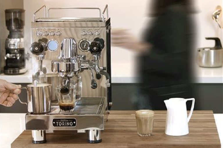 The Sunbeam Torino coffee machine in a busy cafe