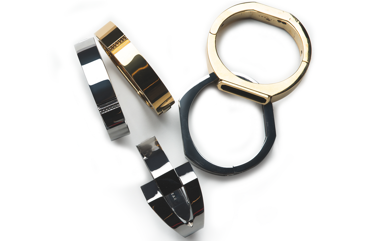 Wisewear Socialite activity tracker
group shot.